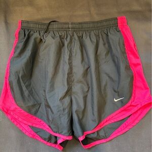 Nike tempo running shorts M black & pink